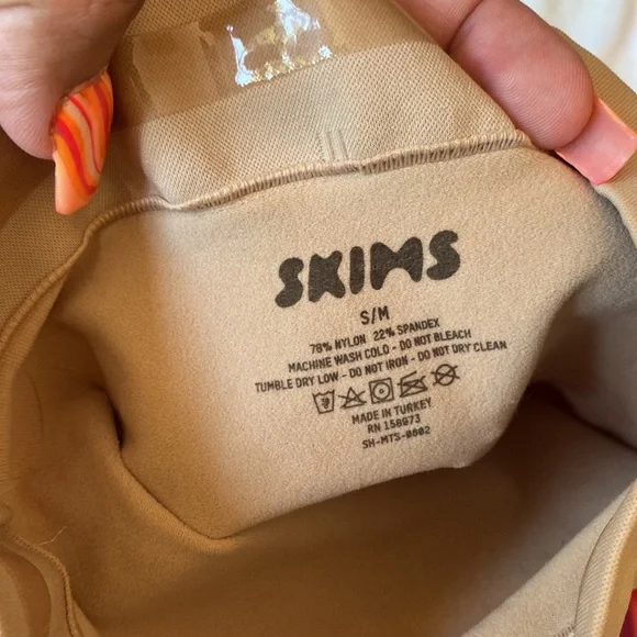 SKIMS Shapewear Highwaist shorts S/M - Picture 2 of 3